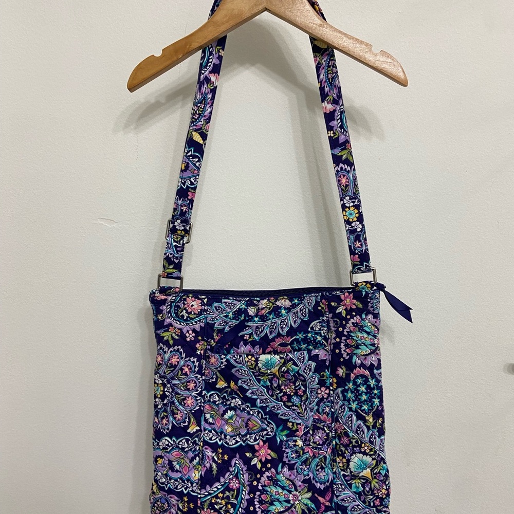NEVER USED Vera Bradley Women’s Floral Paisley Print Crossbody Quilted Bag - Picture 4 of 7